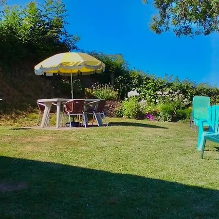 Petite Maison Planchez Extérieur photo